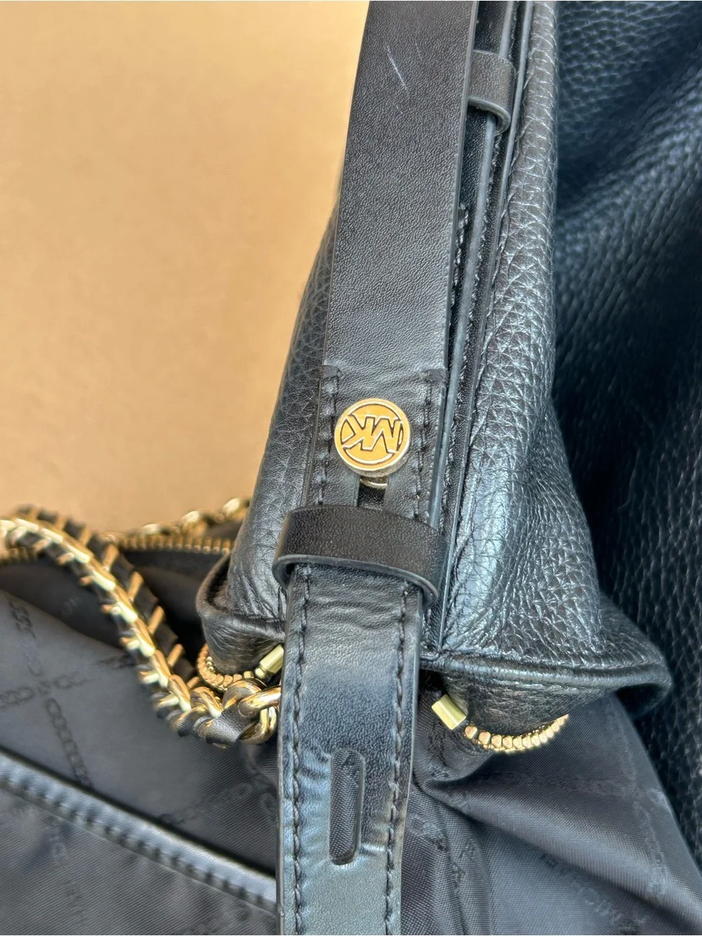 Michael Kors Reese Pebbled Leather Shoulder Tote Bucket Bag Chain Large Black